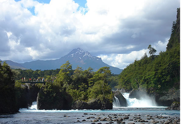 Saltos del Petrohue, Tour de 1/2 día para conocer un lugar magico